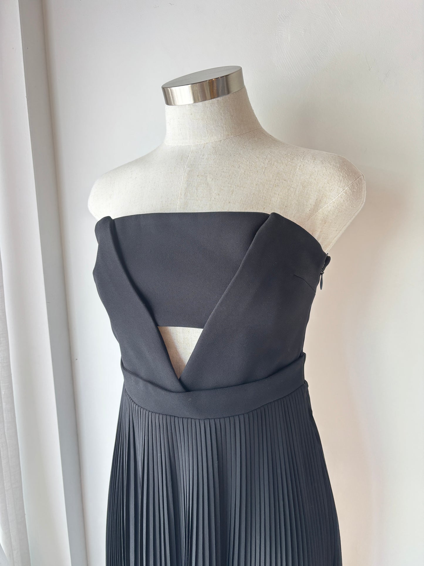 Nicholas black strapless gown ~ size 10