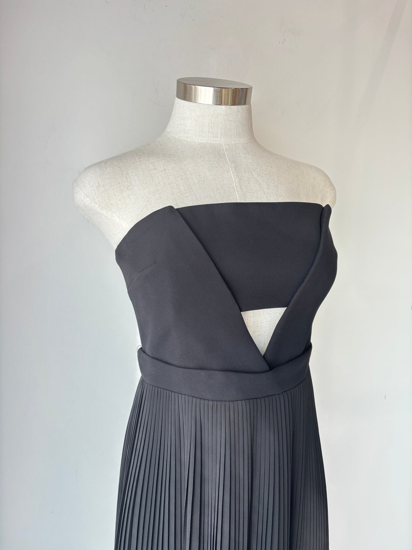Nicholas black strapless gown ~ size 10