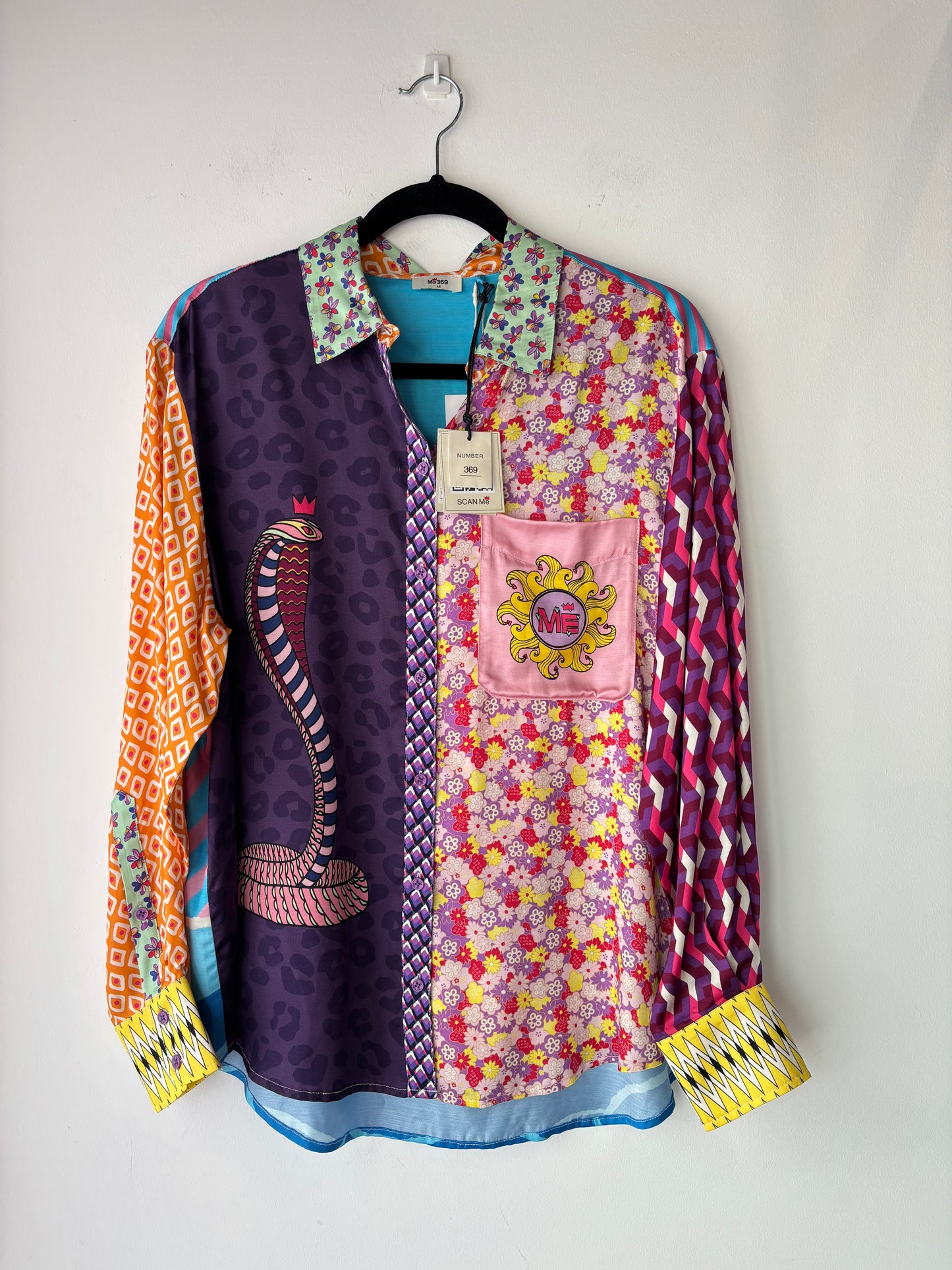 Me369 'Isabel - Twisted Love' Shirt ~ size Medium
