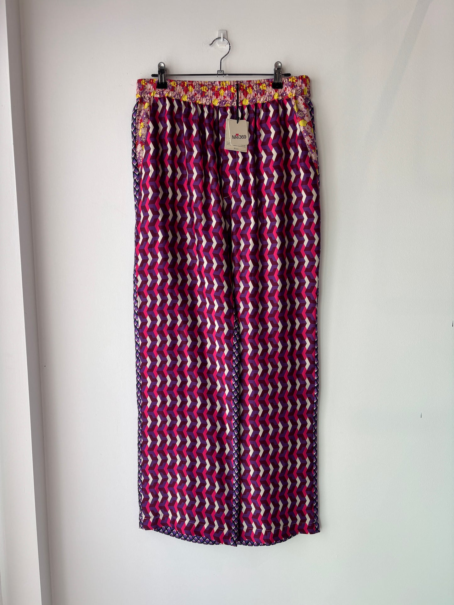 Me369 'Bailey -Twisted Love' pants ~ size Medium