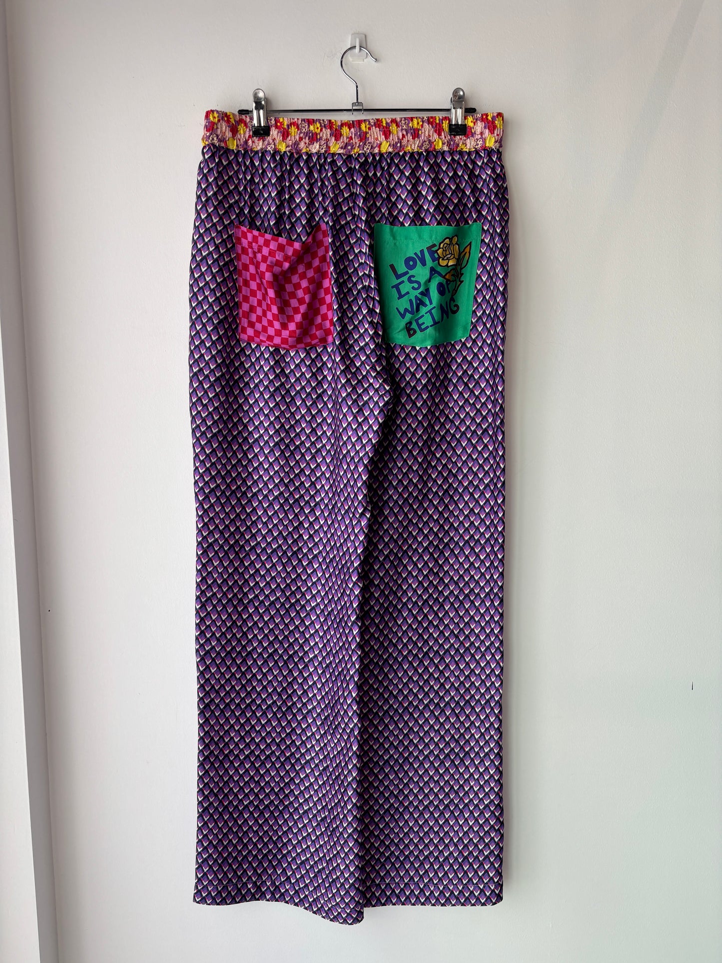 Me369 'Bailey -Twisted Love' pants ~ size Medium