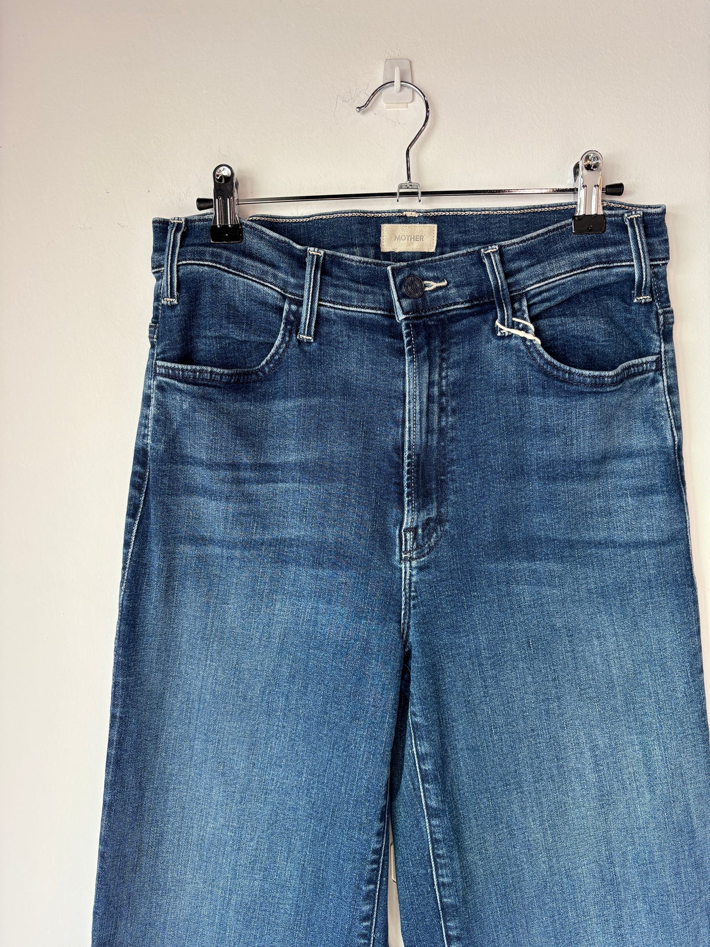 Mother 'The Hustler Roller Sneak' jeans ~ size 29