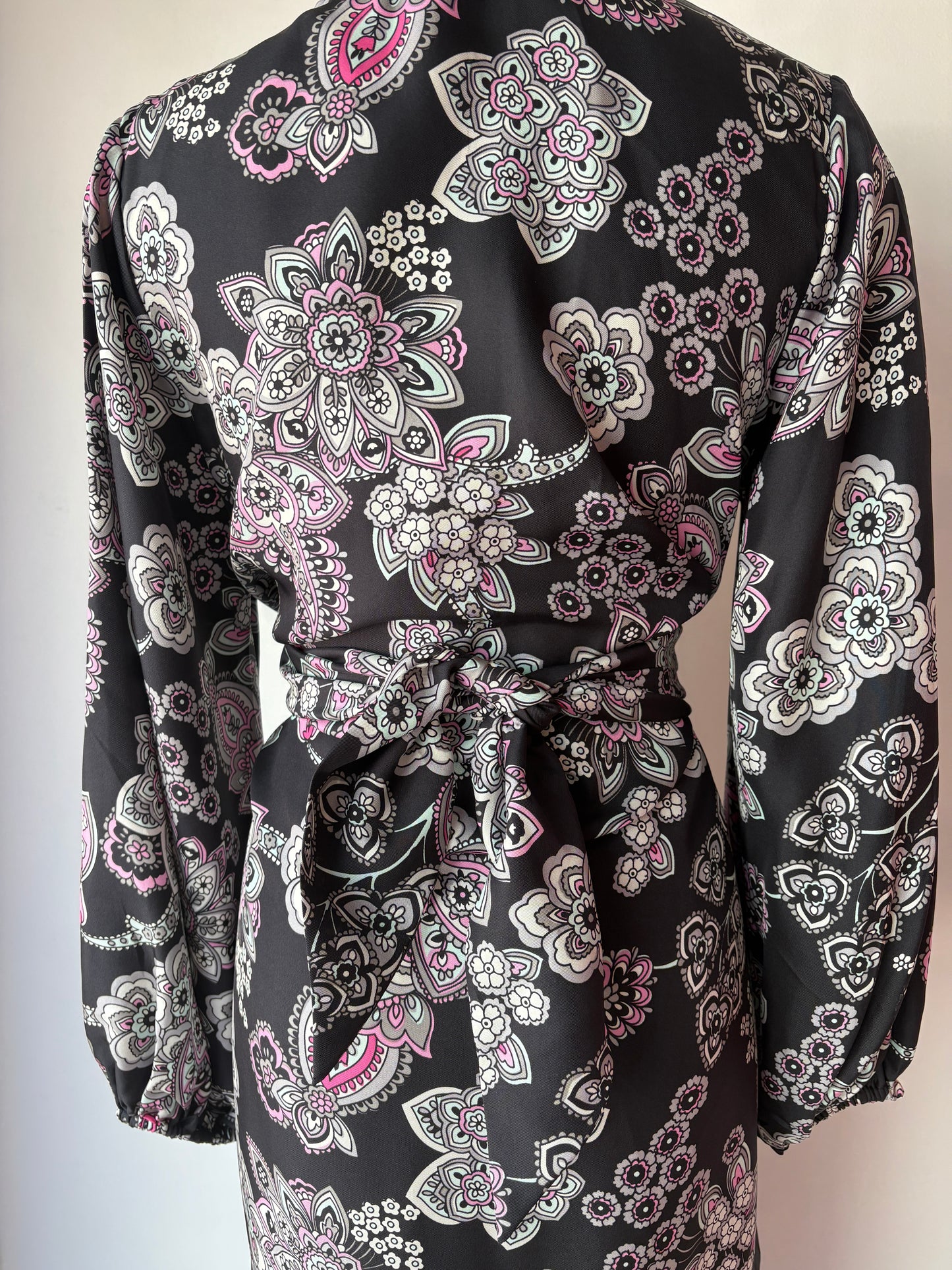 Scanlan Theodore Silk Dress ~ size 8