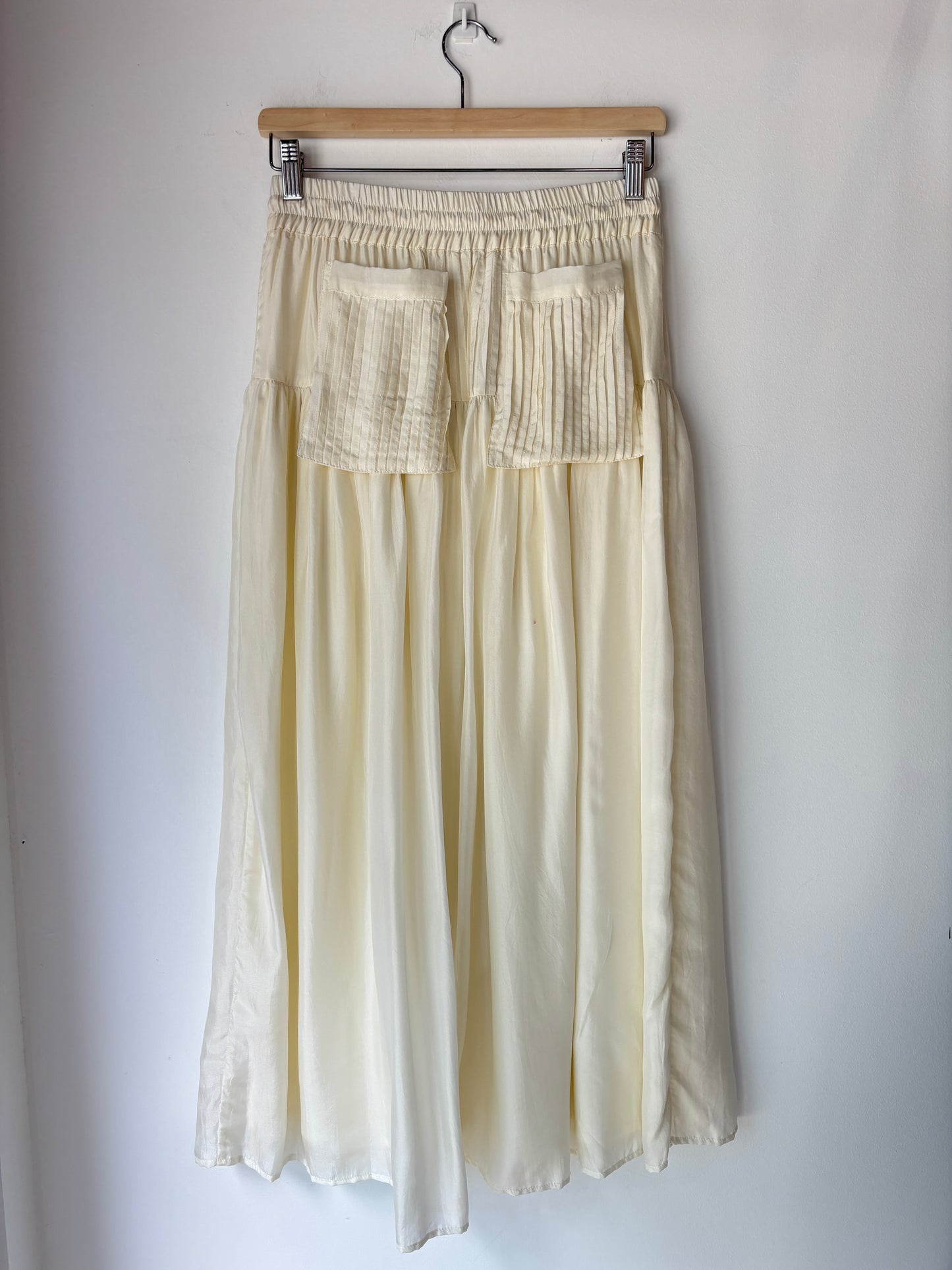 Flannel cream silk skirt ~ size 1 (au 8-10)