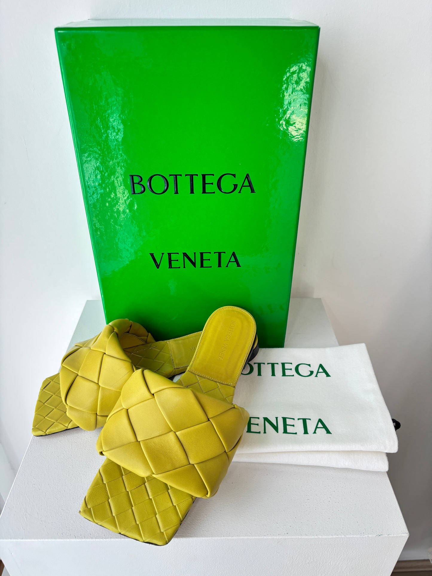 Bottega Veneta 'Lido' slide ~ size 38