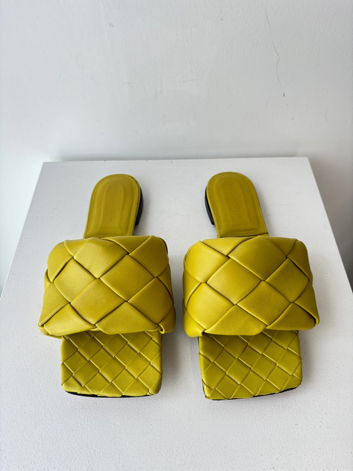 Bottega Veneta 'Lido' slide ~ size 38