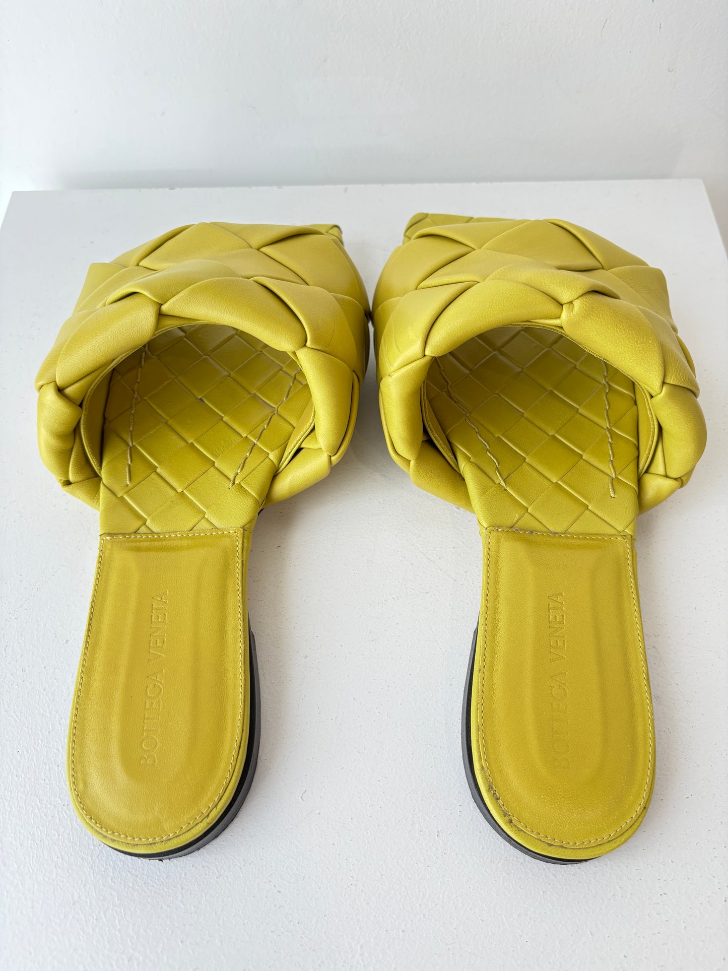 Bottega Veneta 'Lido' slide ~ size 38