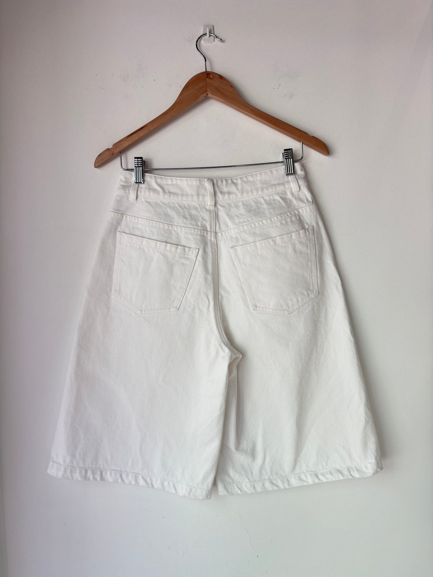 Blanca 'Velo' Shorts ~ size Medium