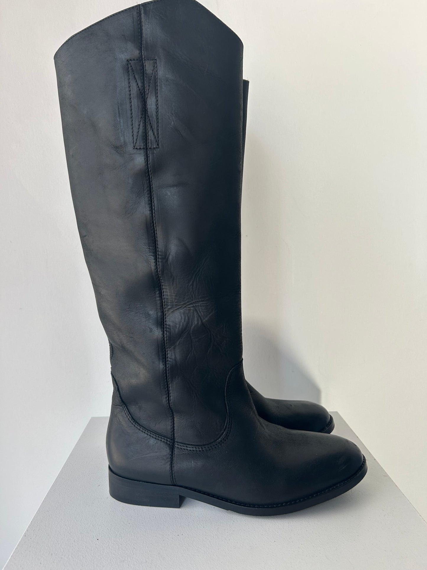 Ivy Lee Copenhagen boots ~ size 37