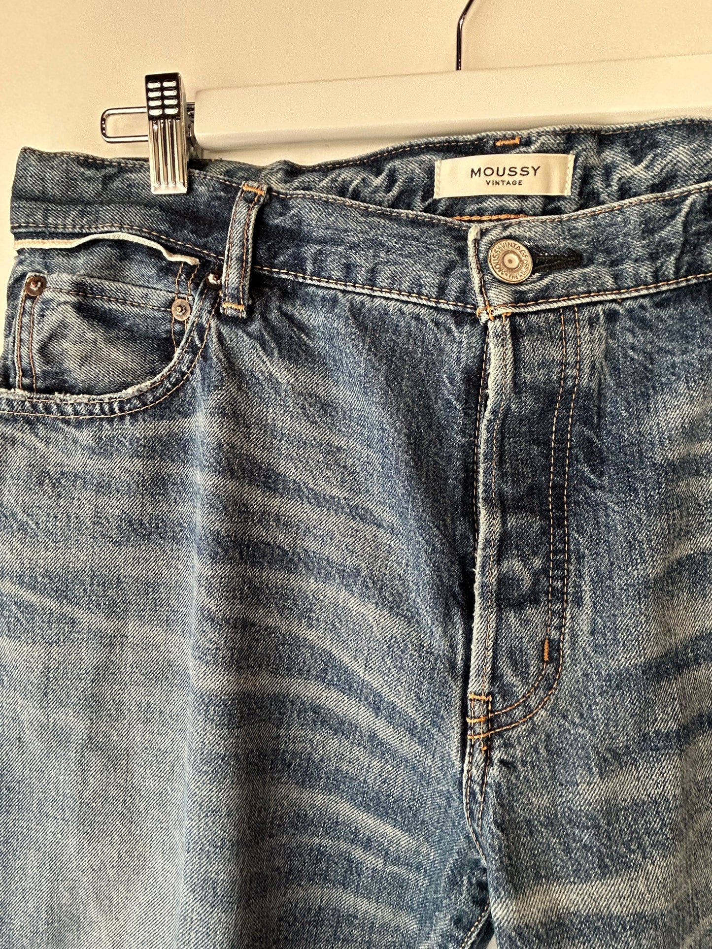 Moussy Vintage Straight Leg Jeans ~ size 30