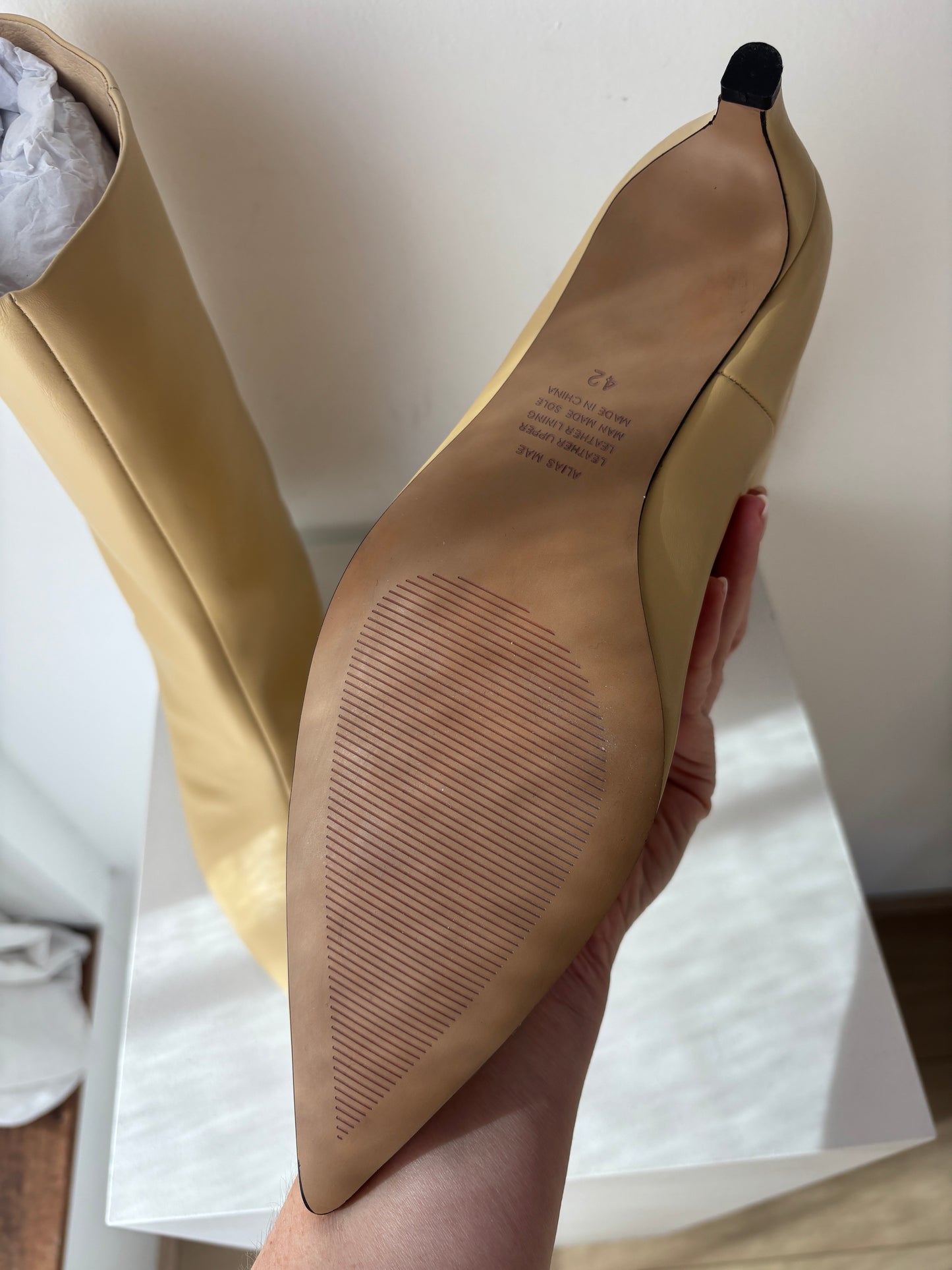 Alias Mae 'Blanca' boots ~ size 42