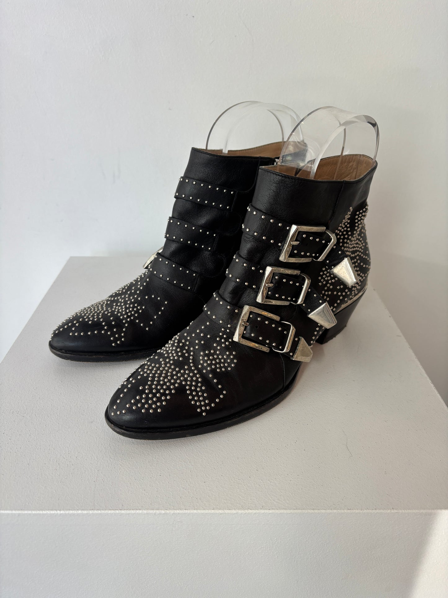 Chloe 'Susanna' studded boots ~ size 38
