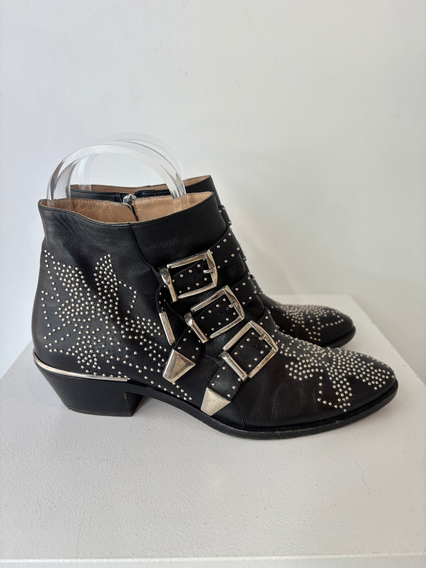 Chloe 'Susanna' studded boots ~ size 38