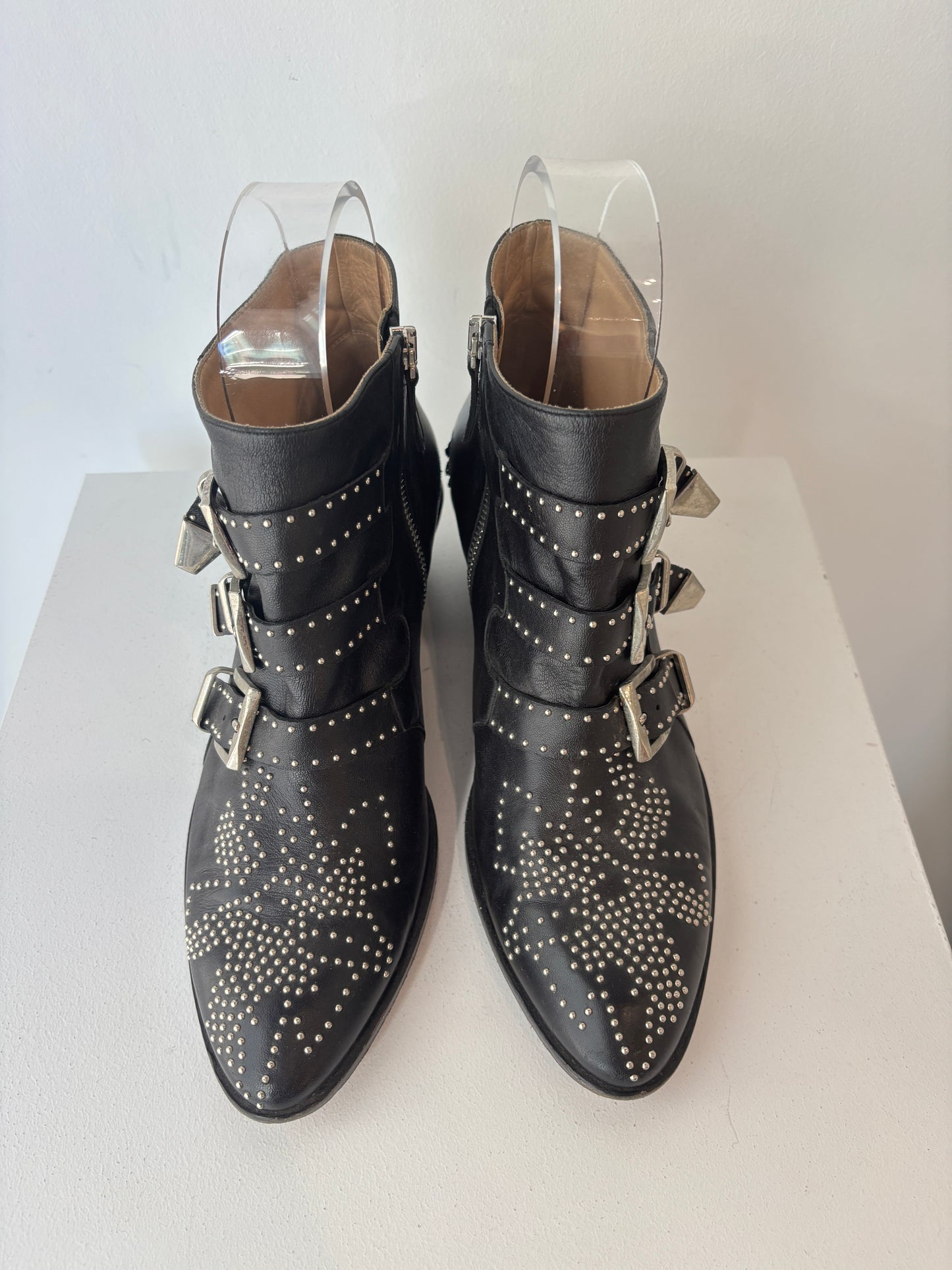 Chloe 'Susanna' studded boots ~ size 38