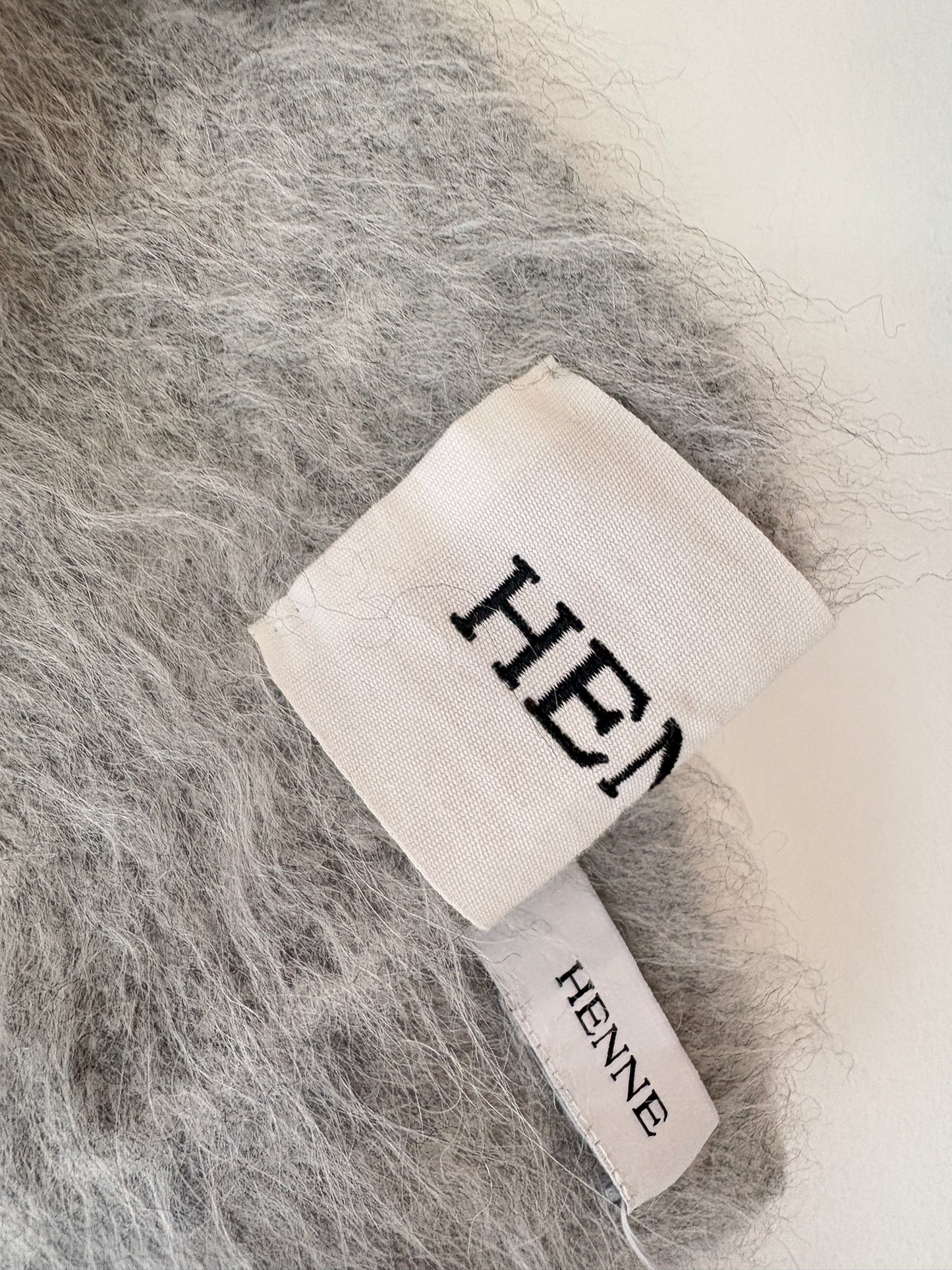 Henne grey fluffy scarf
