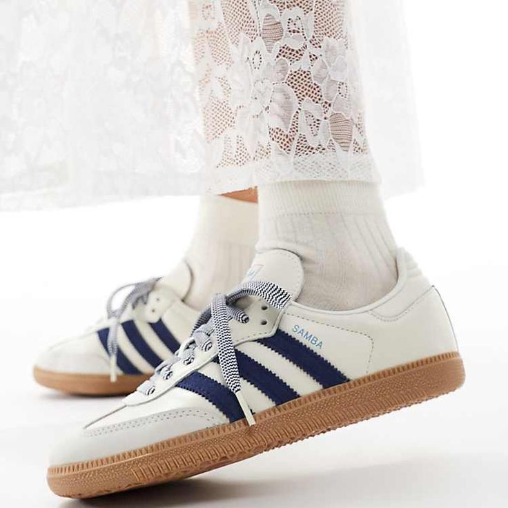 Adidas 'Samba' Sneakers ~ size 40
