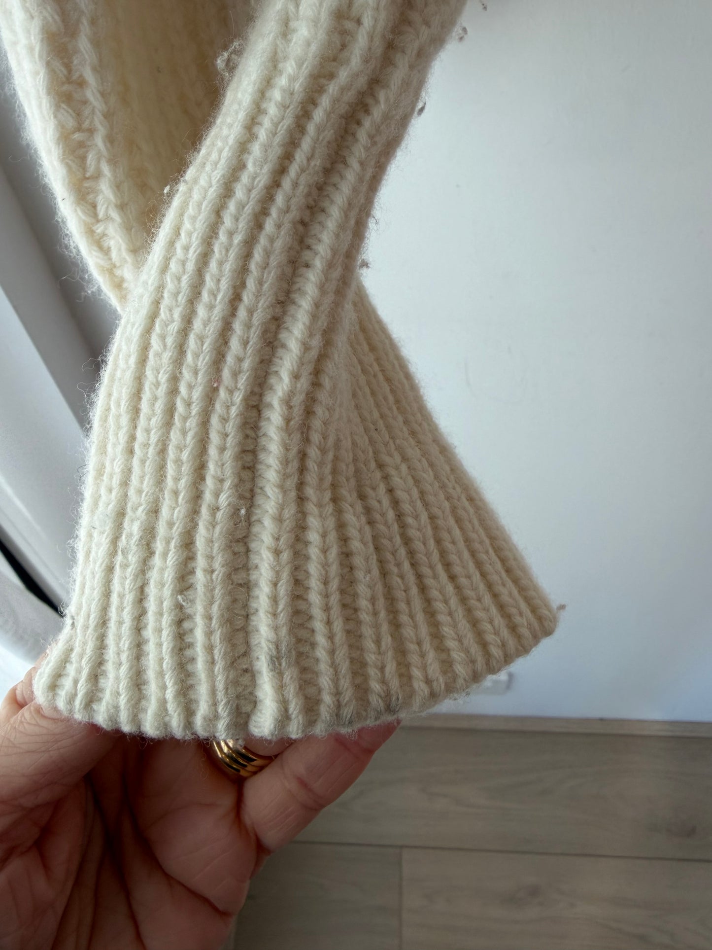 Oroton Chunky Knit ~ size Large