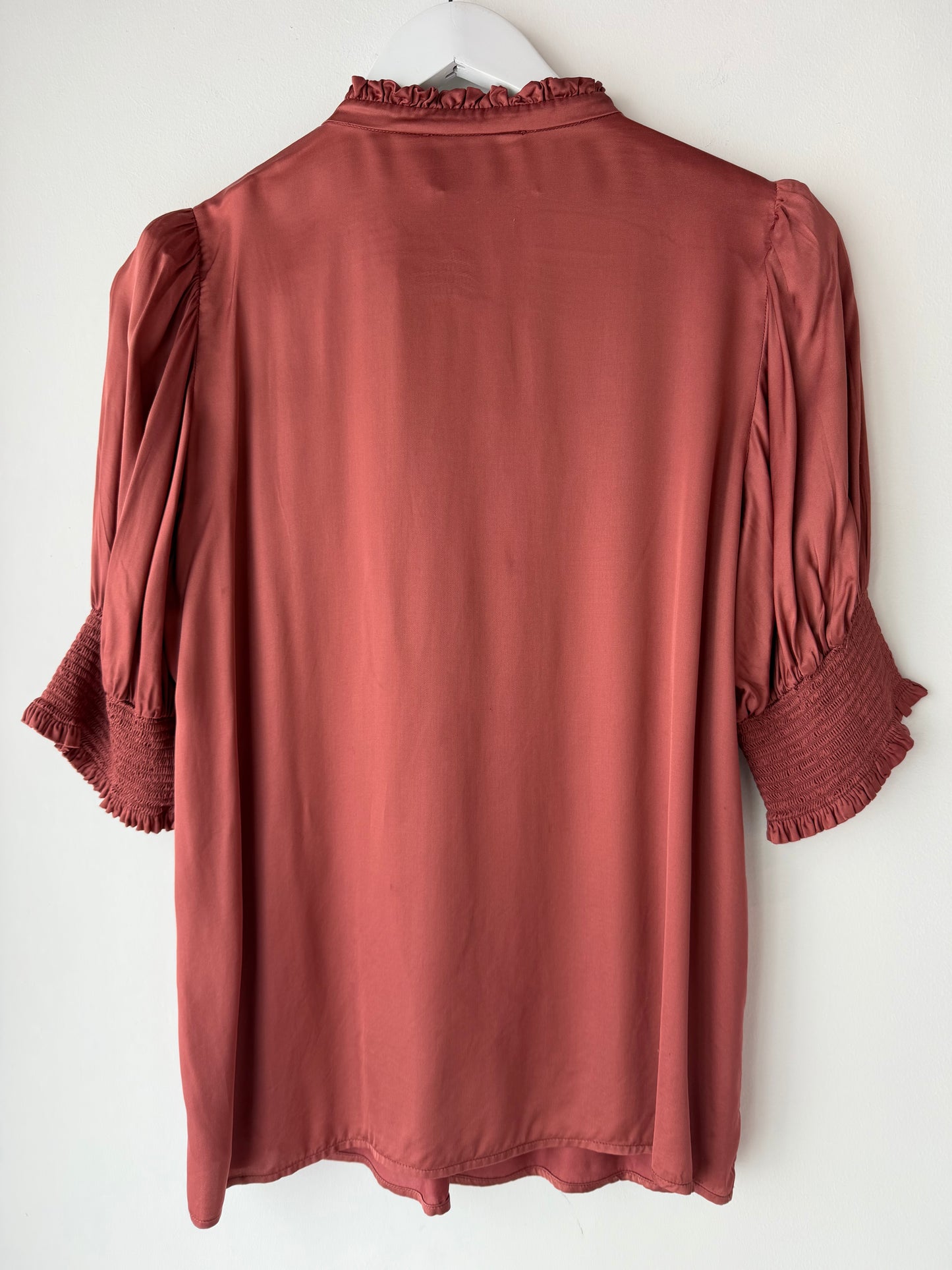Munthe Silky Top ~ size 40 (au 12)