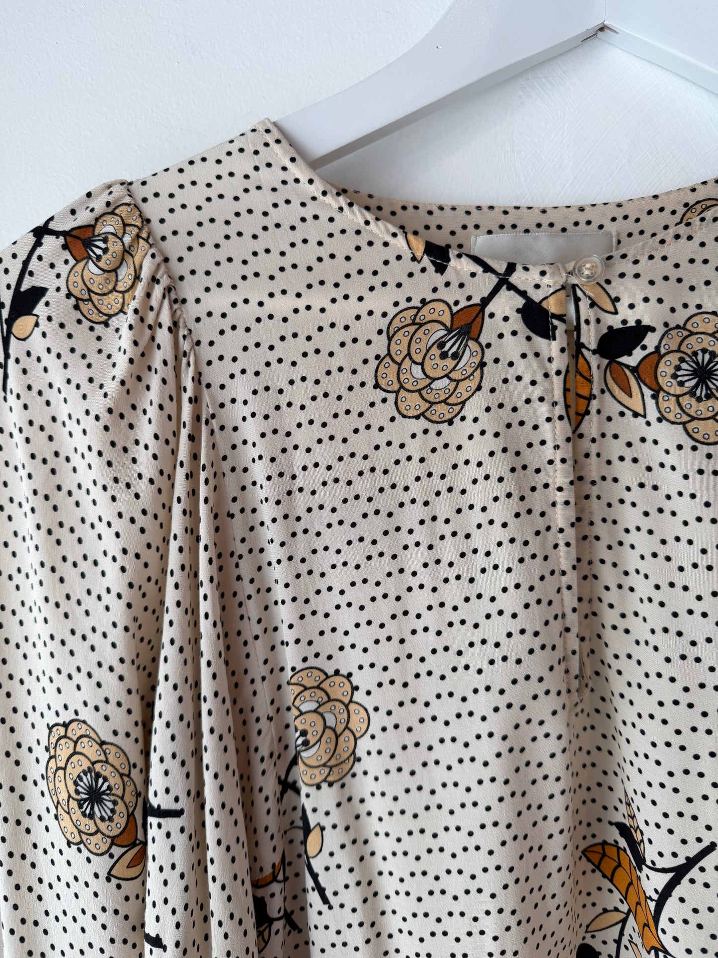 Second Female 'Rose' Top ~ size 38 (au 10)