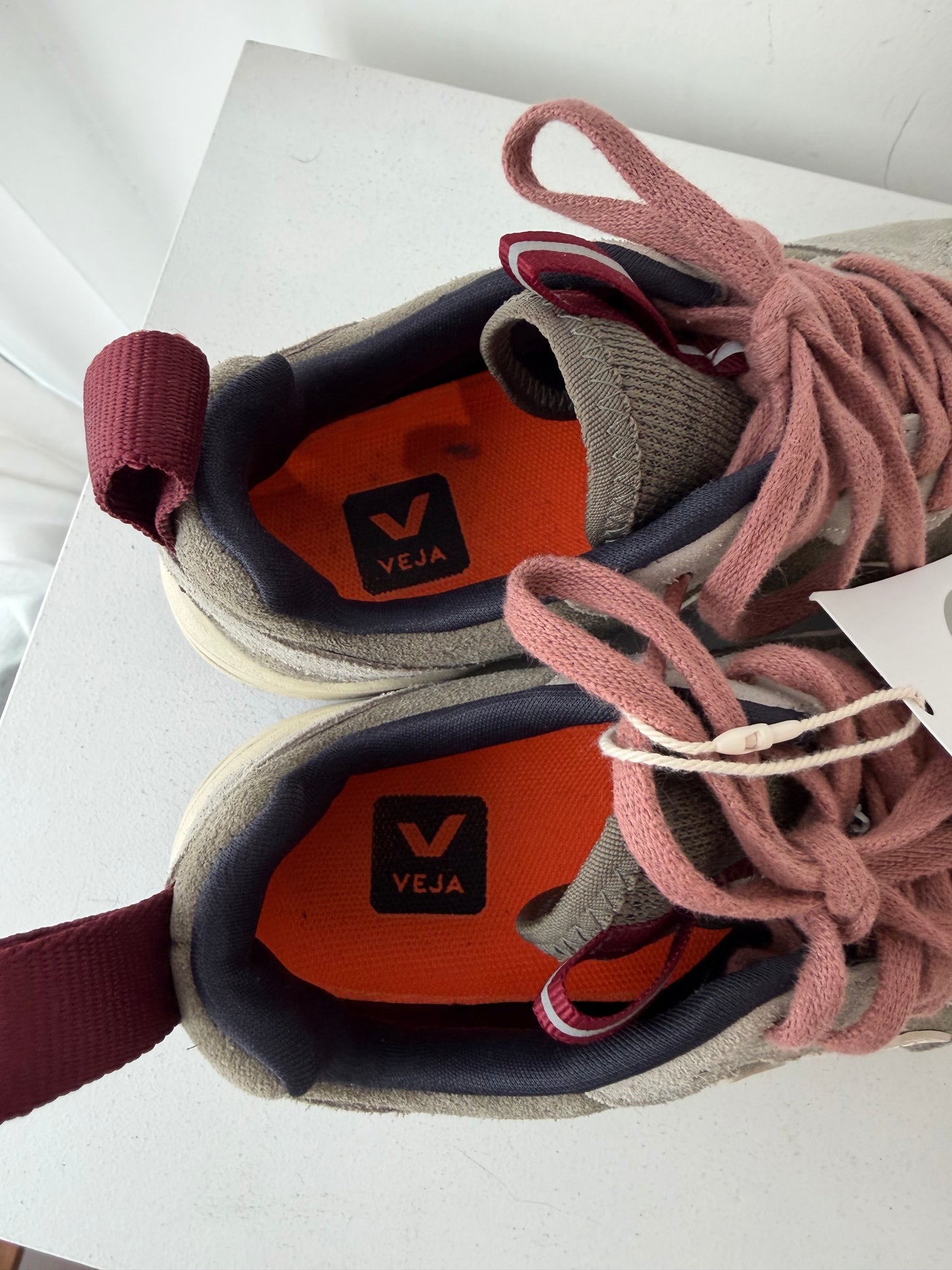 Veja 'Venturi' Sneakers ~ Size 39