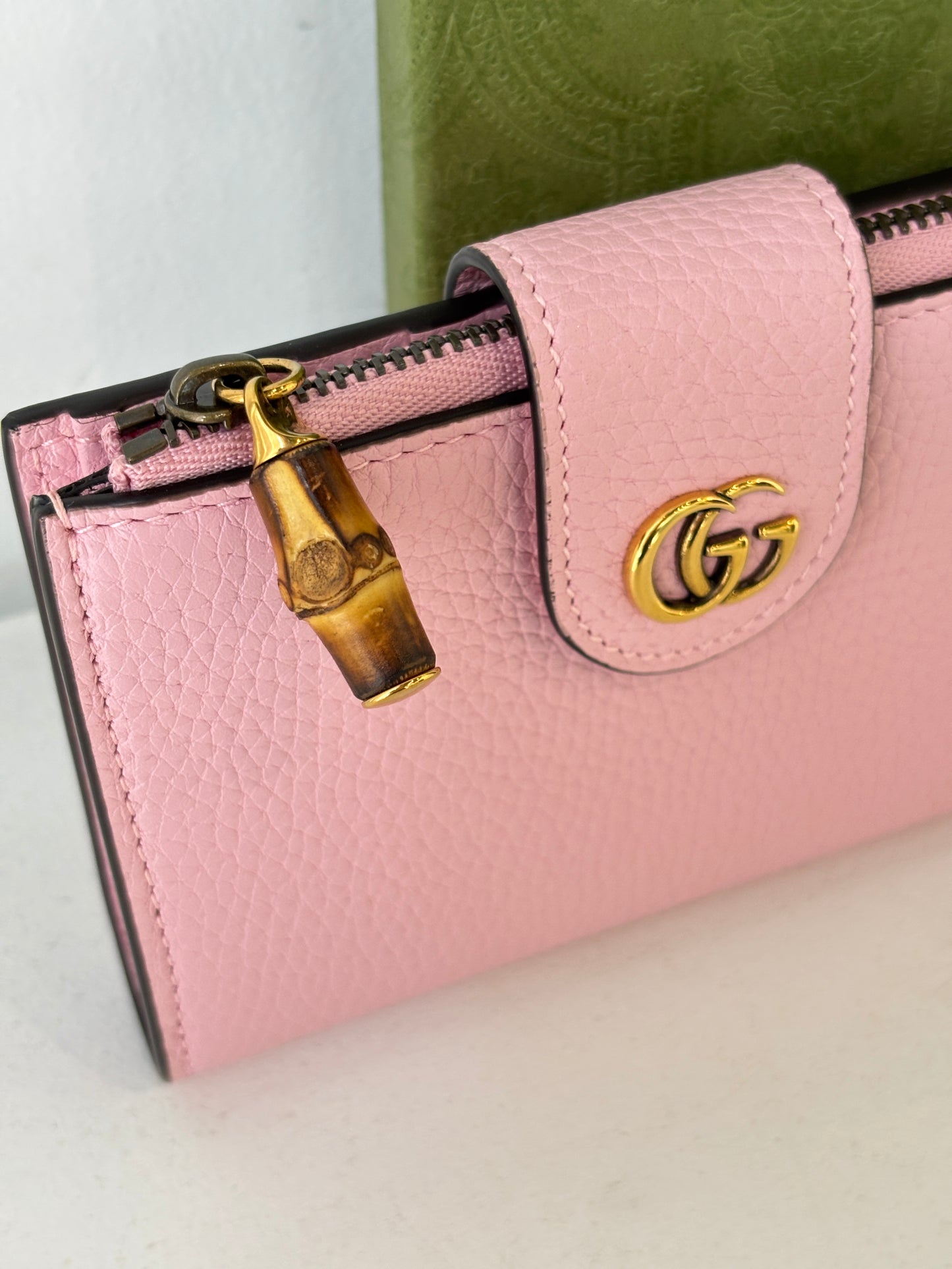 Gucci 'Double G' pink wallet