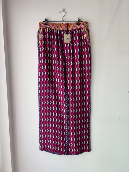 Me369 'Bailey -Twisted Love' pants ~ size Medium