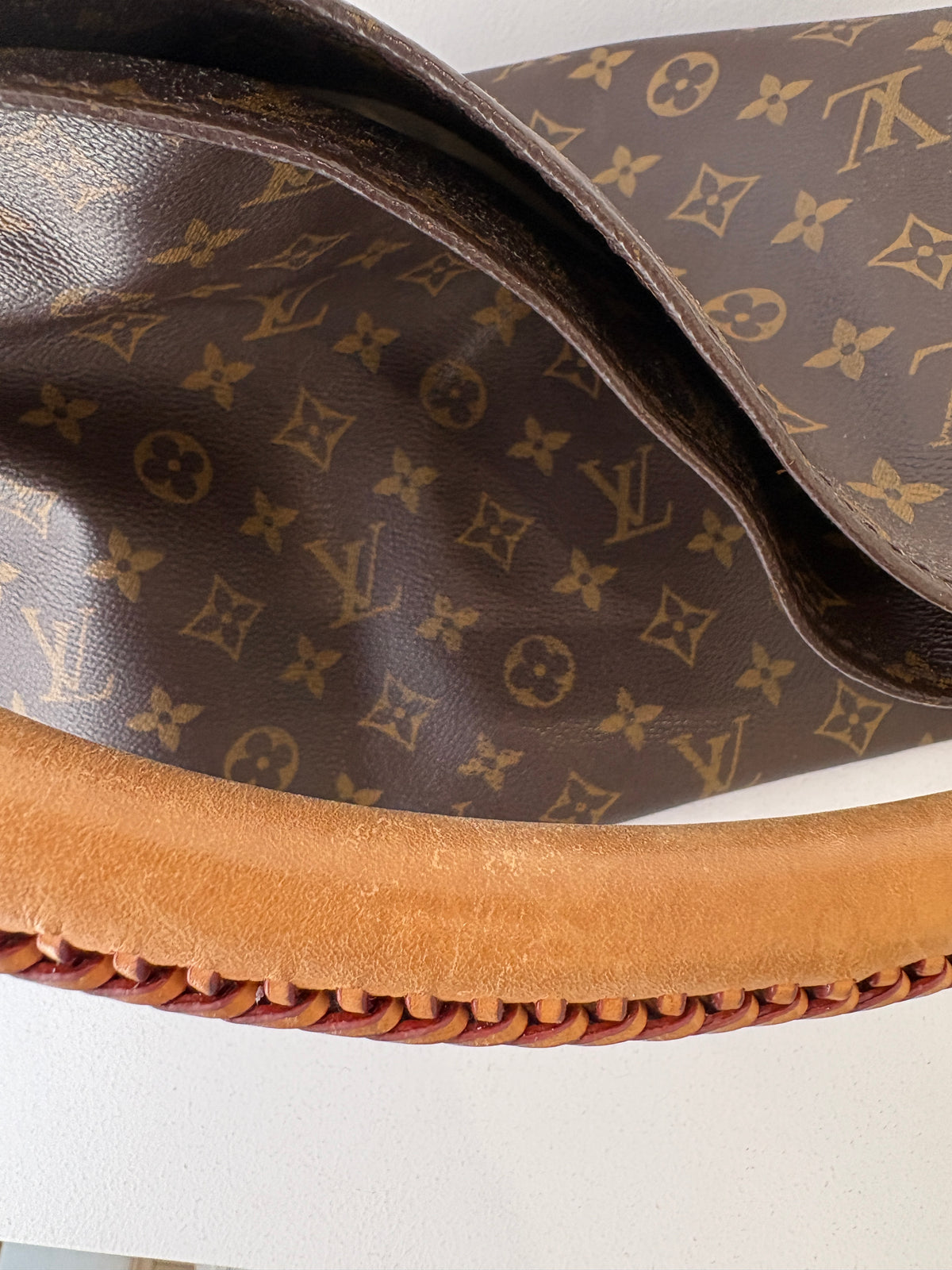 Louis Vuitton 'Artsy' Tote