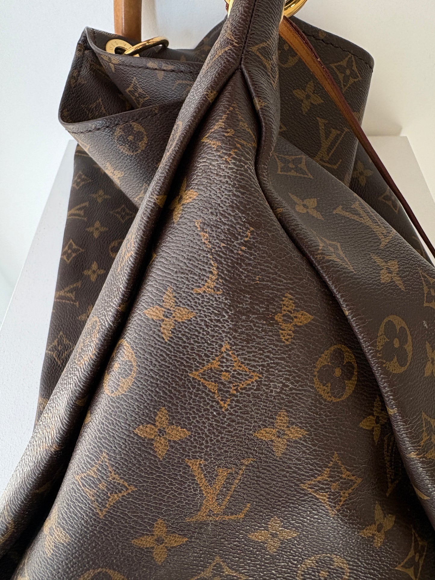 Louis Vuitton 'Artsy' Tote