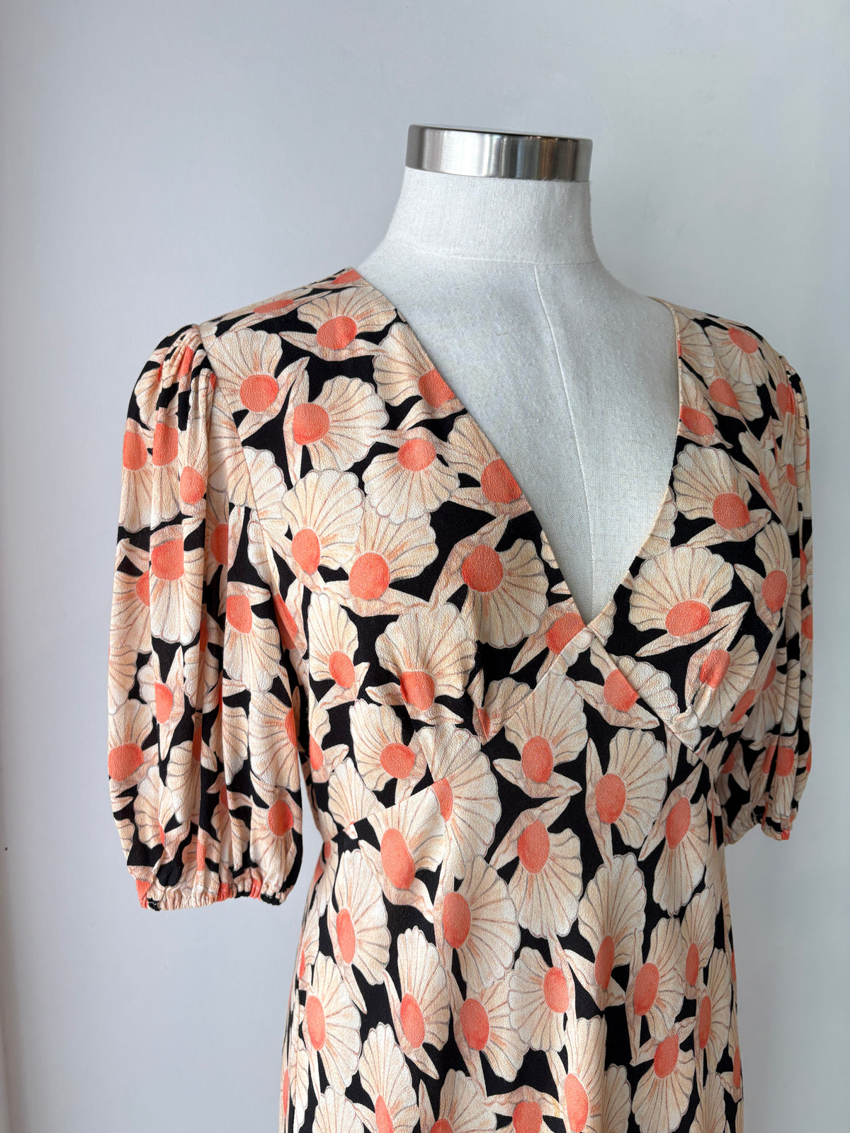 Rixo 'Poppy Pearl Shell' Dress ~ size Small