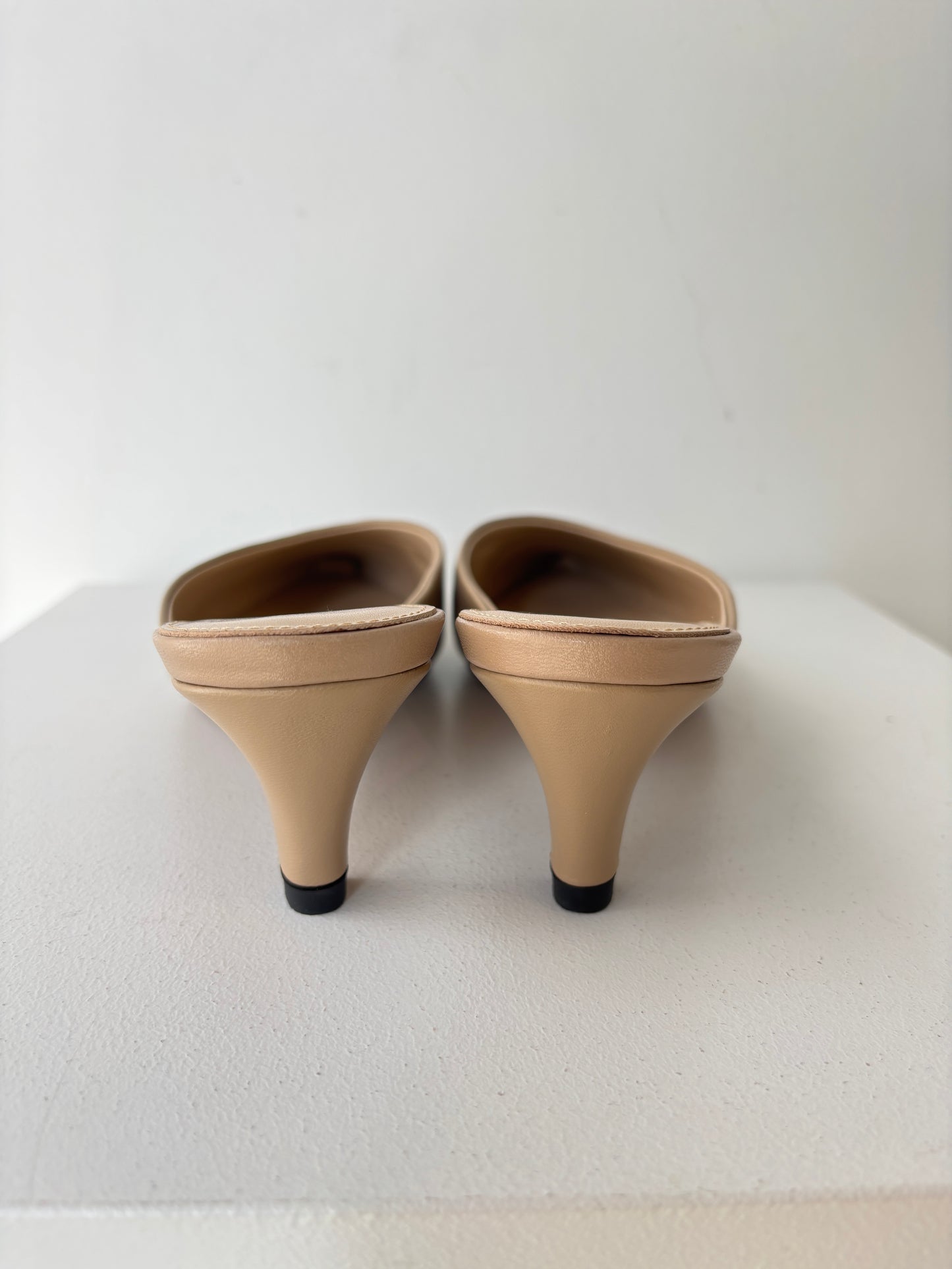 Hobbs 'Rosalind' Mules ~ size 39
