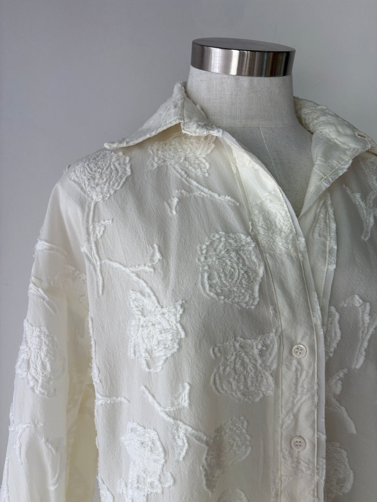 Dissh 'Azalea' cream shirt ~ size 4