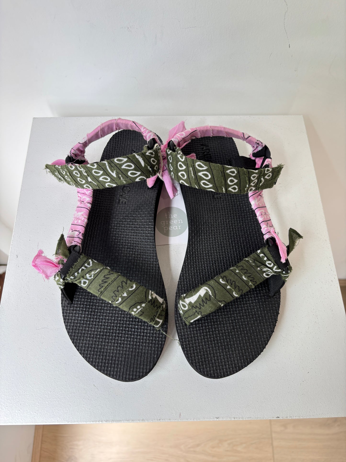 Arizona Love 'Trekky' Sandals ~ size 39