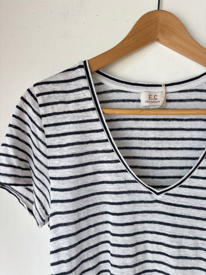 Elka Collective Tshirt ~ size 6