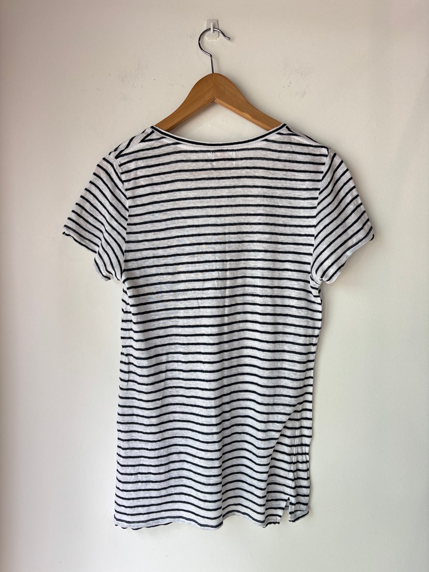 Elka Collective Tshirt ~ size 6