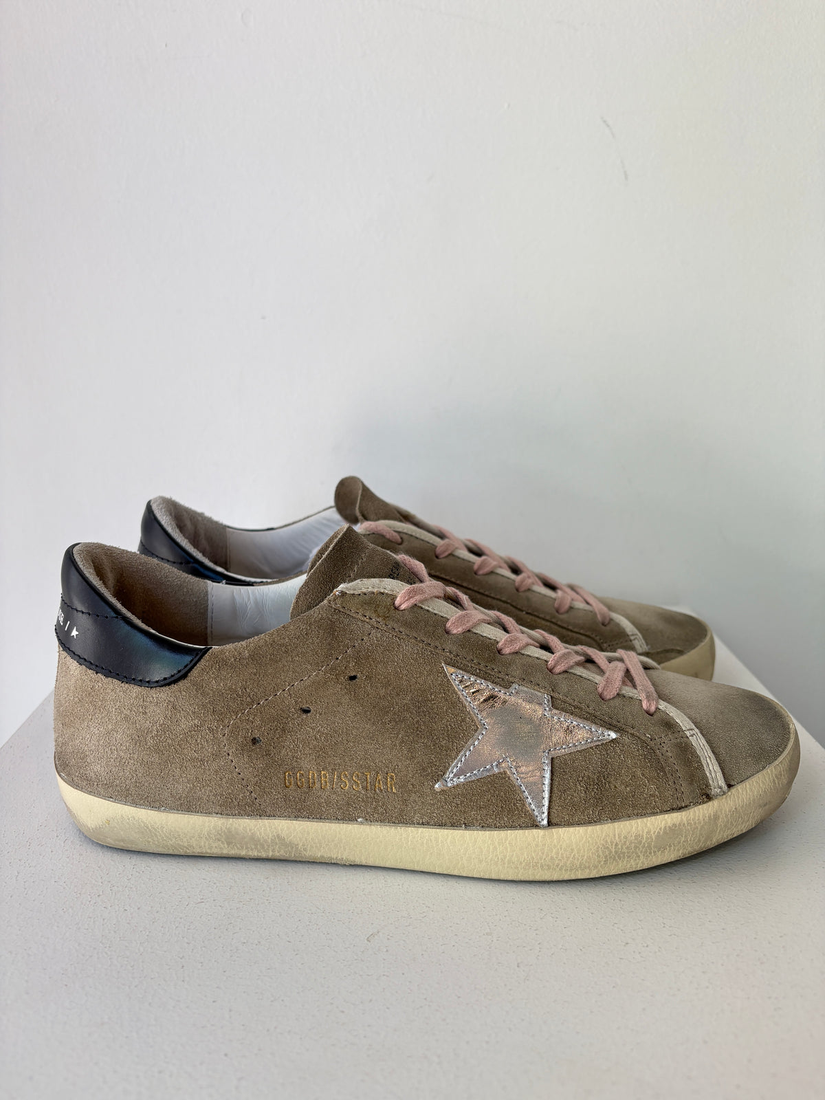Golden Goose Superstar Sneakers ~ size 39