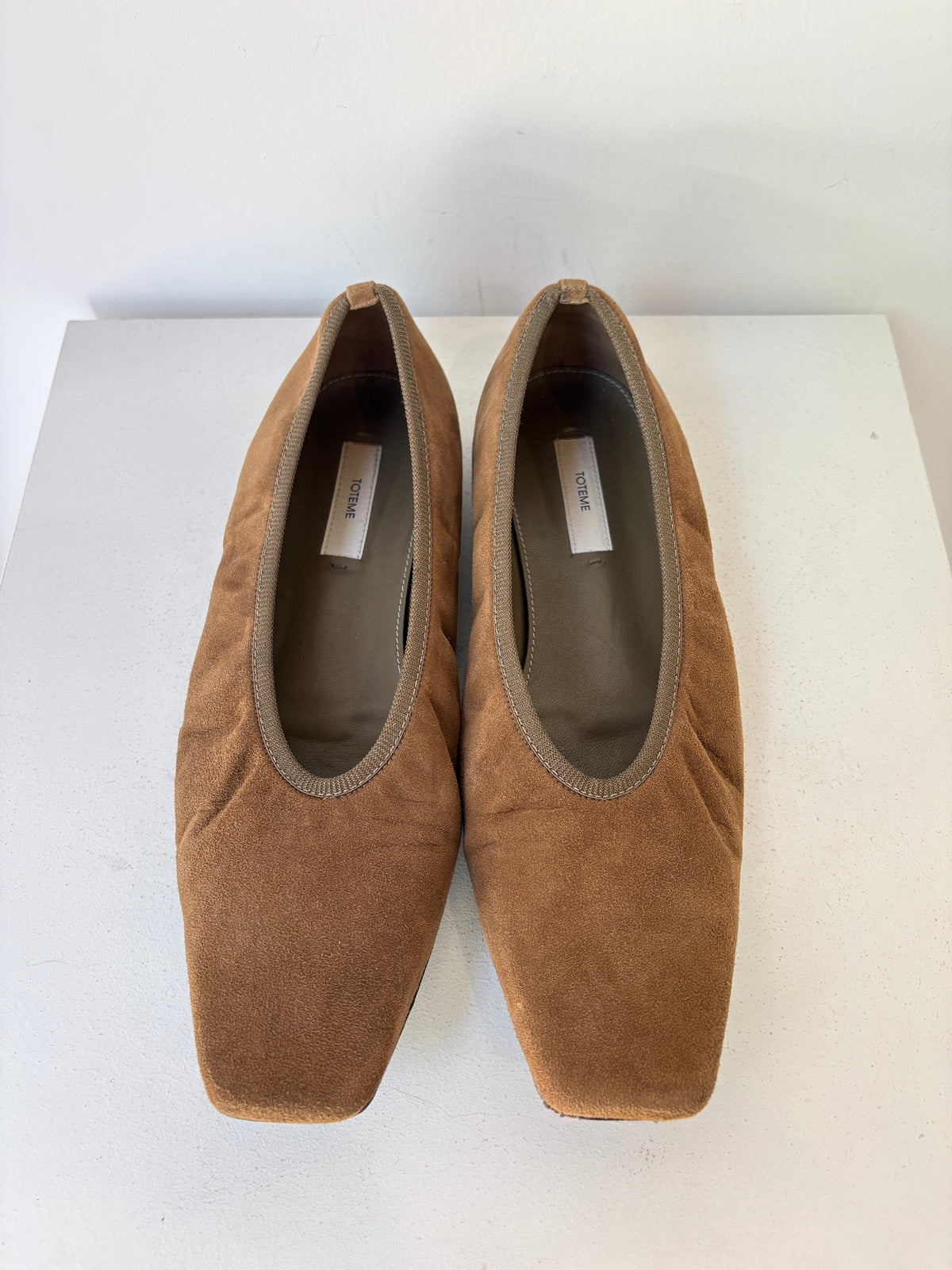 Toteme 'Minimalist Suede Ballerina' Flats ~ size 39