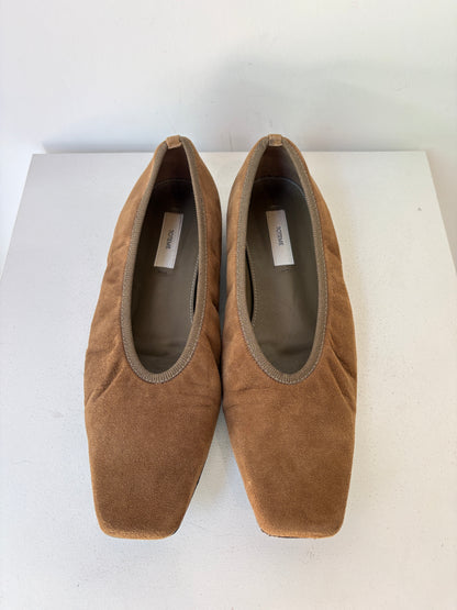 Toteme 'Minimalist Suede Ballerina' Flats ~ size 39