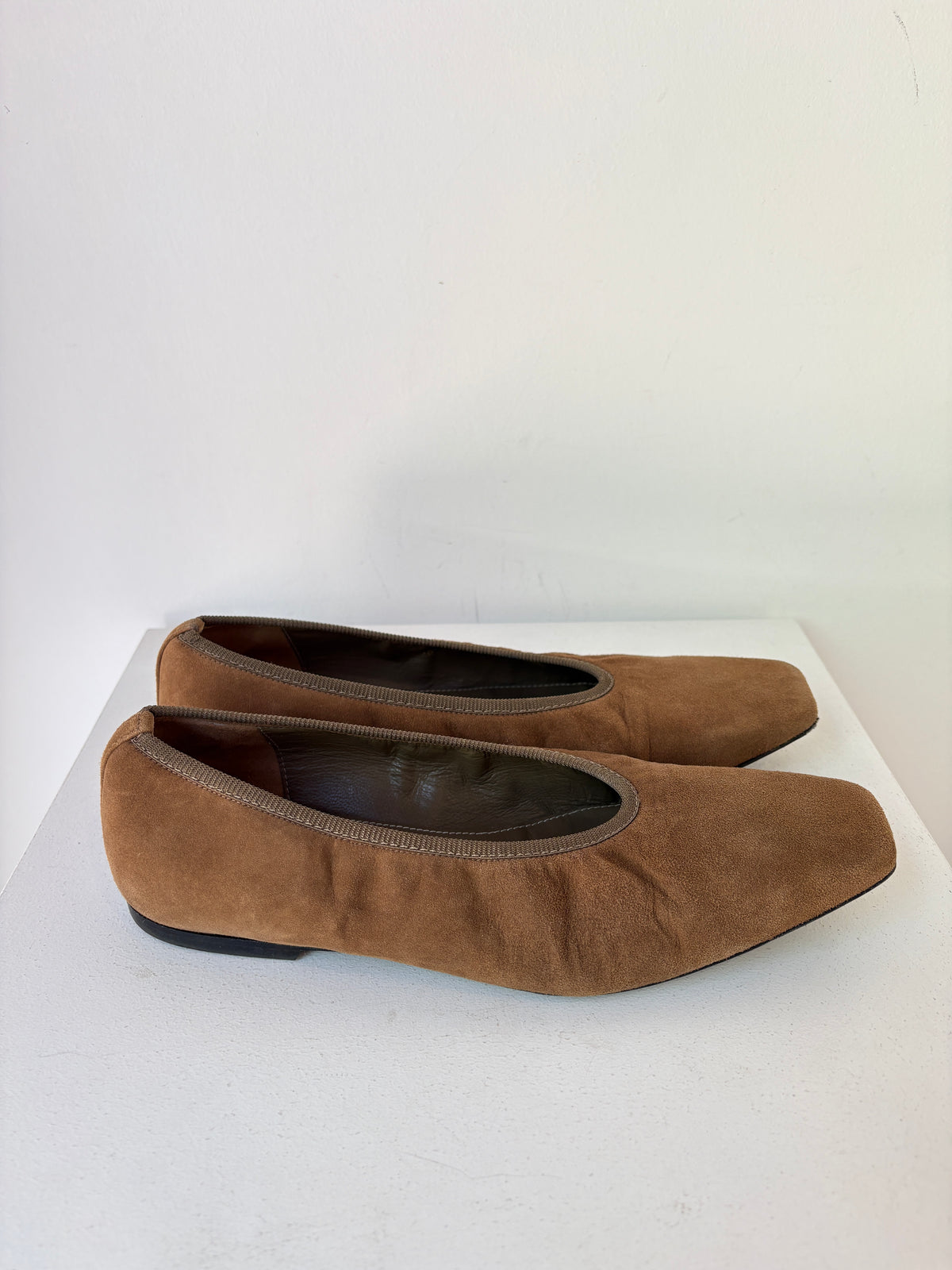 Toteme 'Minimalist Suede Ballerina' Flats ~ size 39