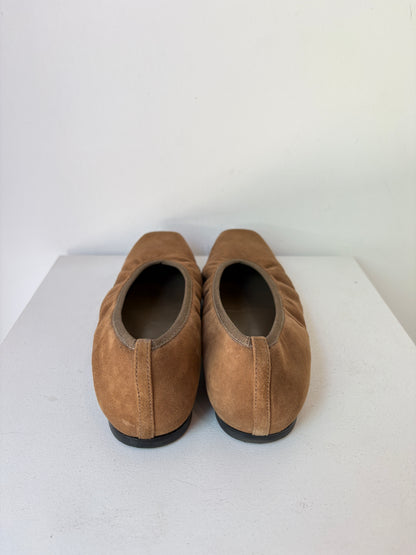Toteme 'Minimalist Suede Ballerina' Flats ~ size 39