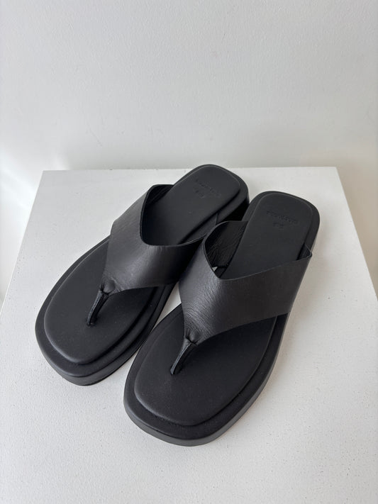 The Bali Tailor 'Ellery' Thong ~ size 39