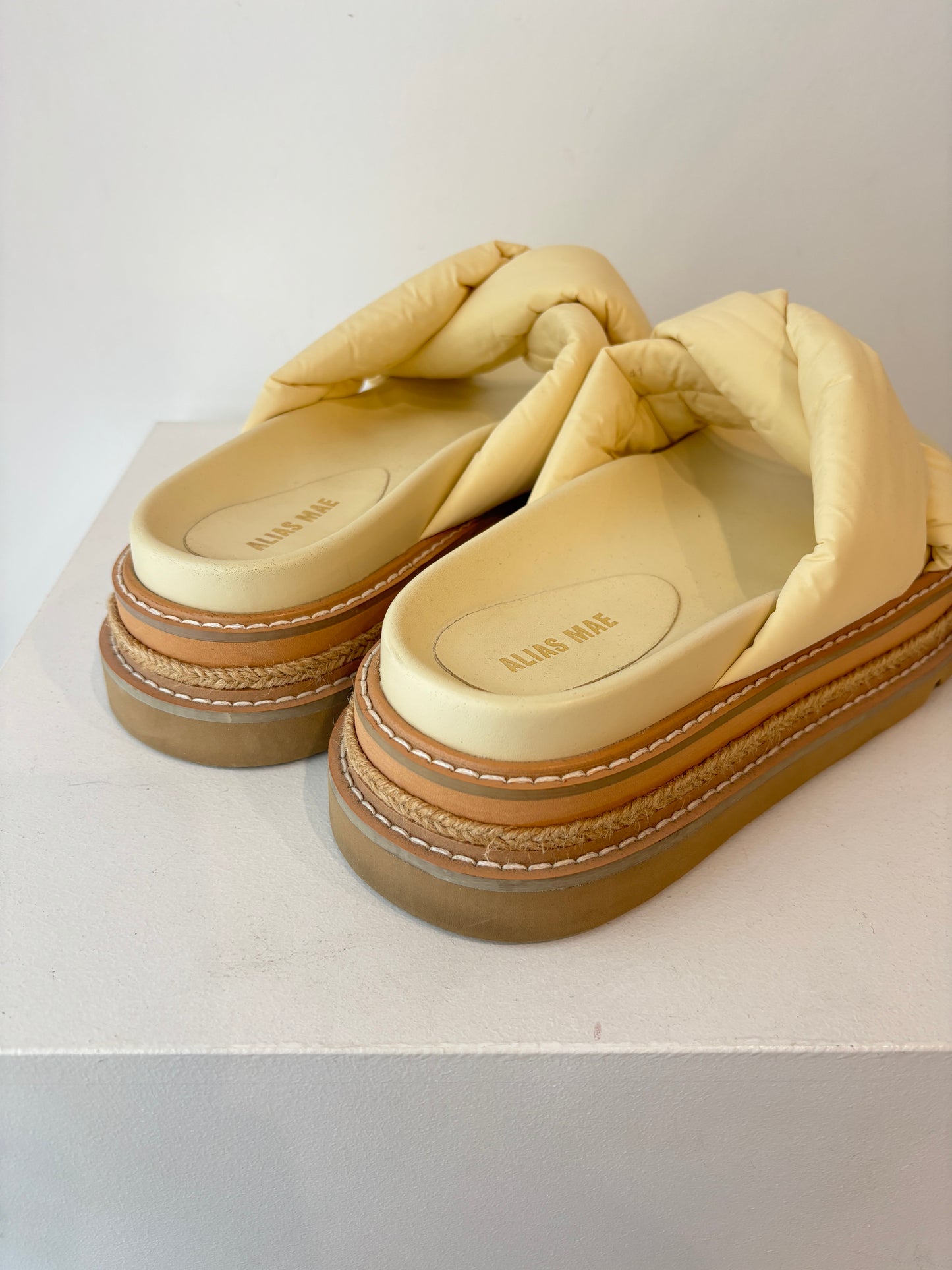 Alias Mae ‘Vera’ Slides ~ size 41