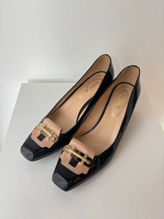 Tods black patent pumps ~ size 39.5