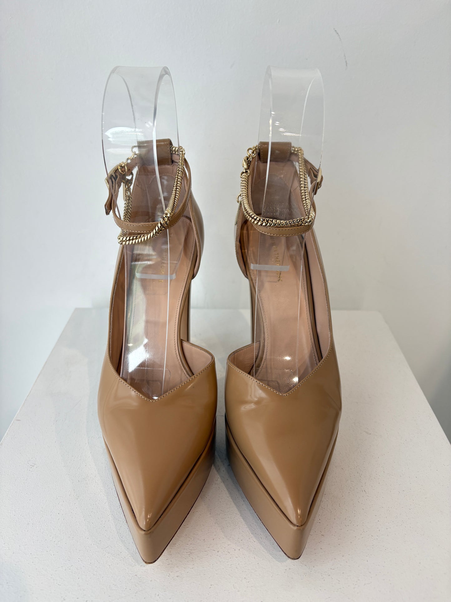 Scanlan Theodore 'Platform Pump' heels ~ sz 38