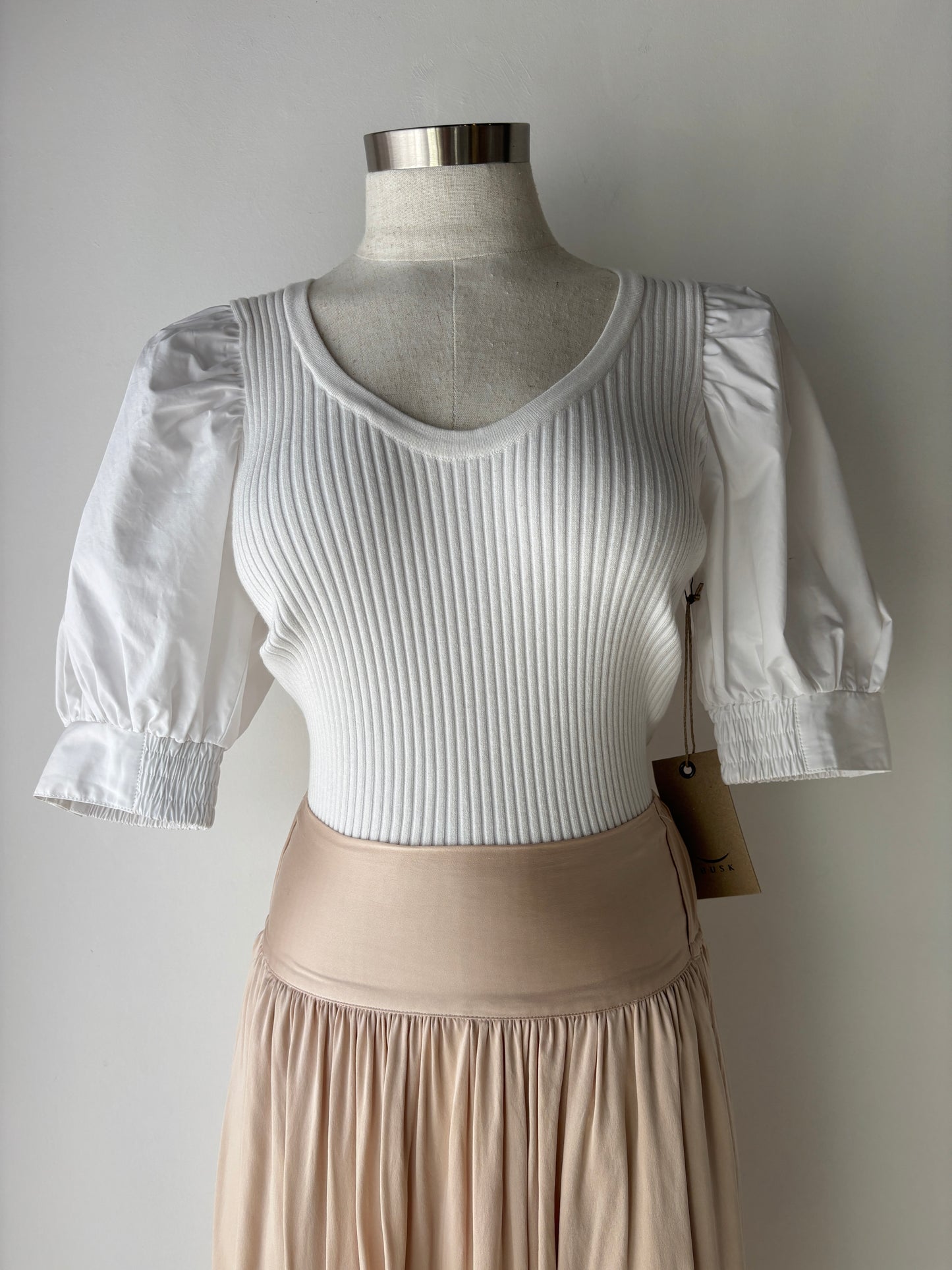 Husk puff sleeve top - size Medium