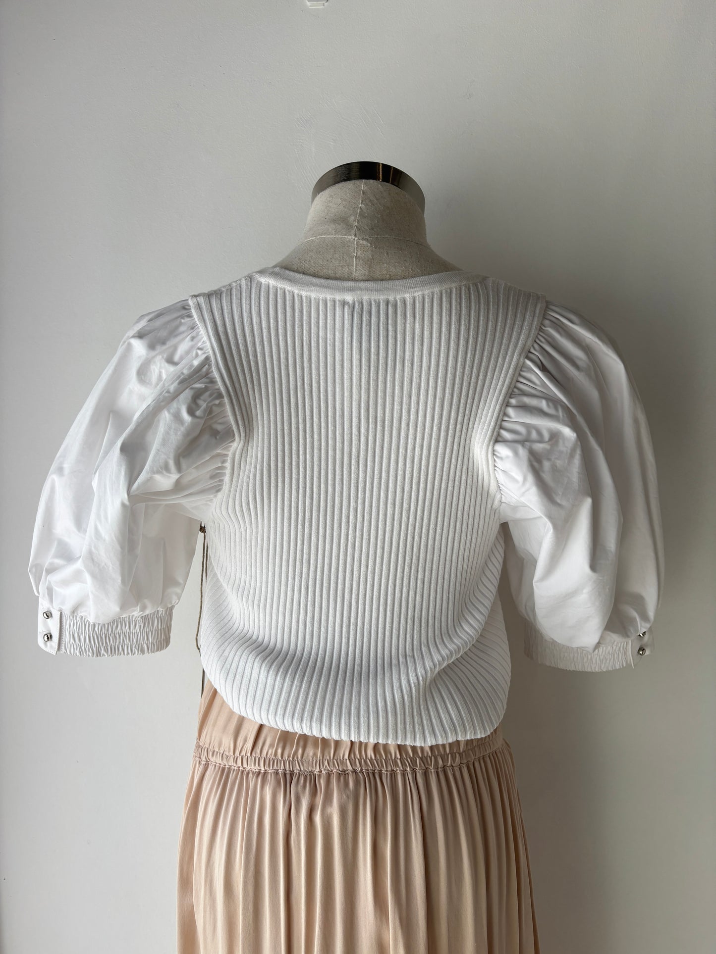 Husk puff sleeve top - size Medium