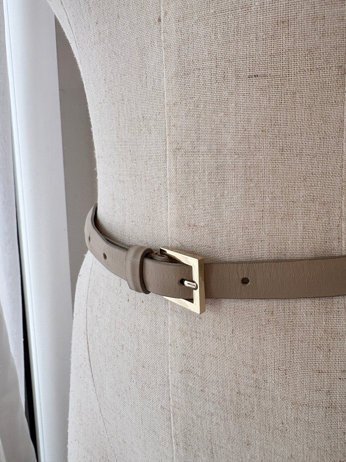 SCANLAN THEODORE SKINNY BEIGE LEATHER BELT - SZ M