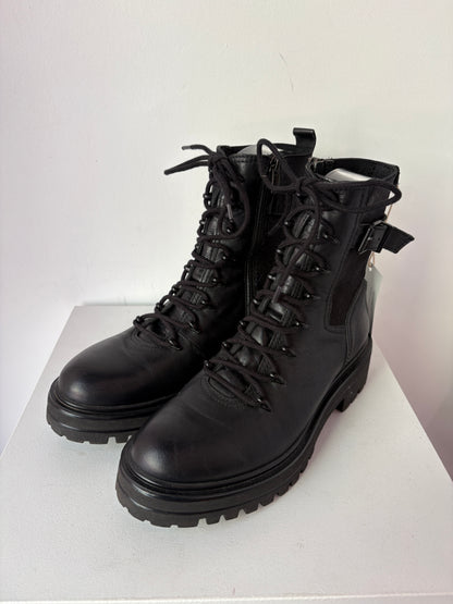 Sempre Di Boots ~ size 39