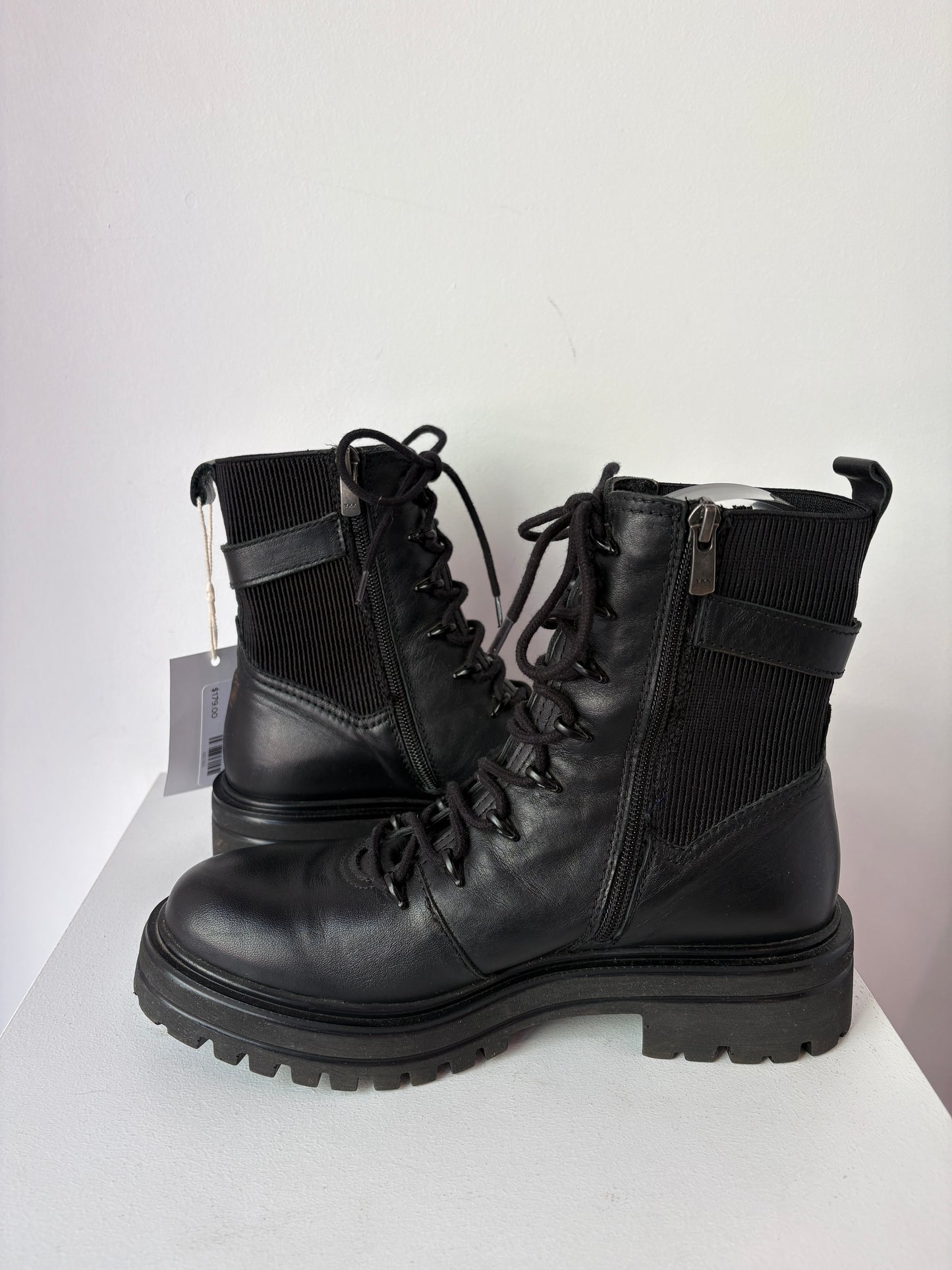 Sempre Di Boots ~ size 39
