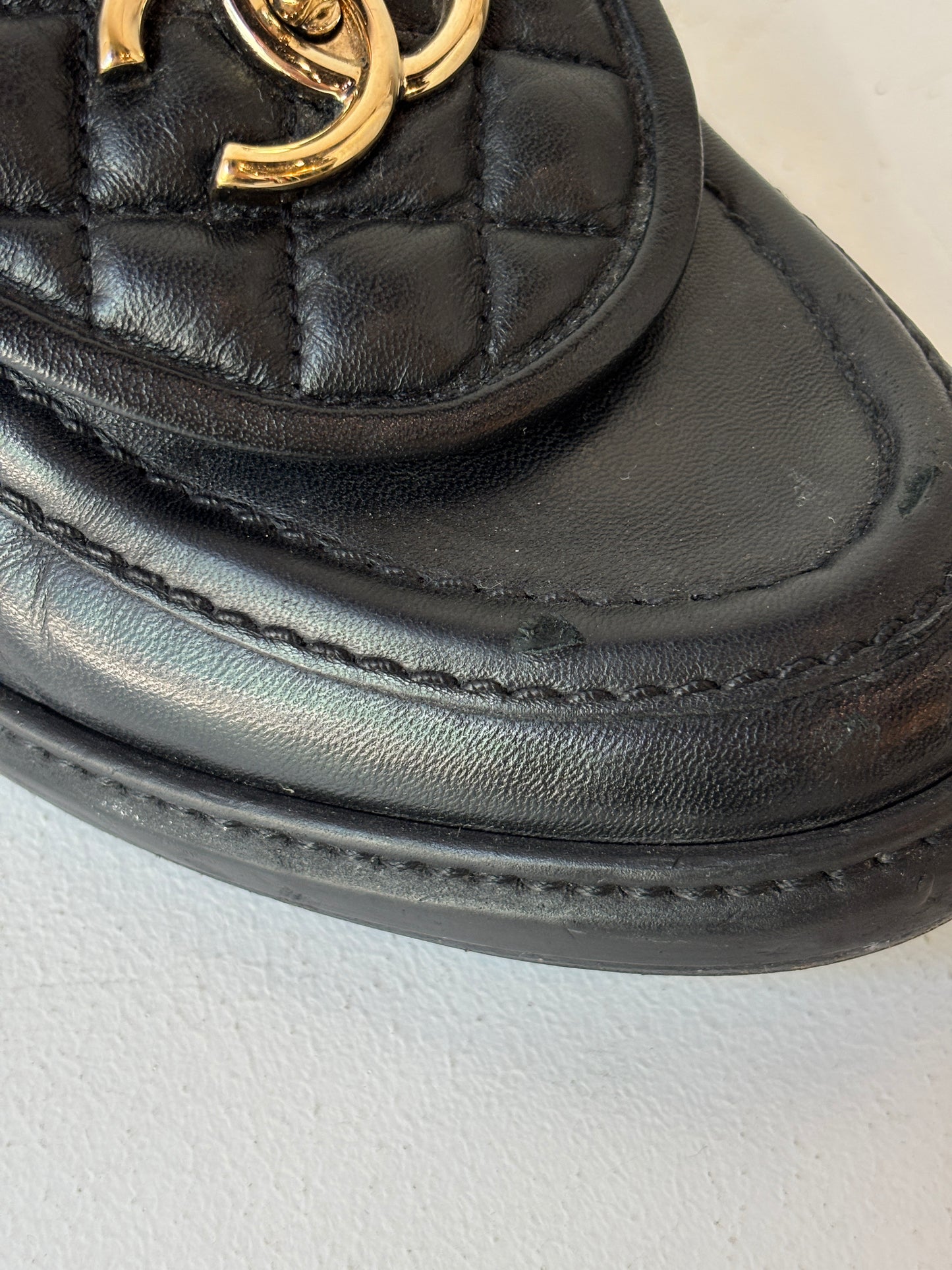 Chanel 'CC Turnlock' loafers ~ size 37