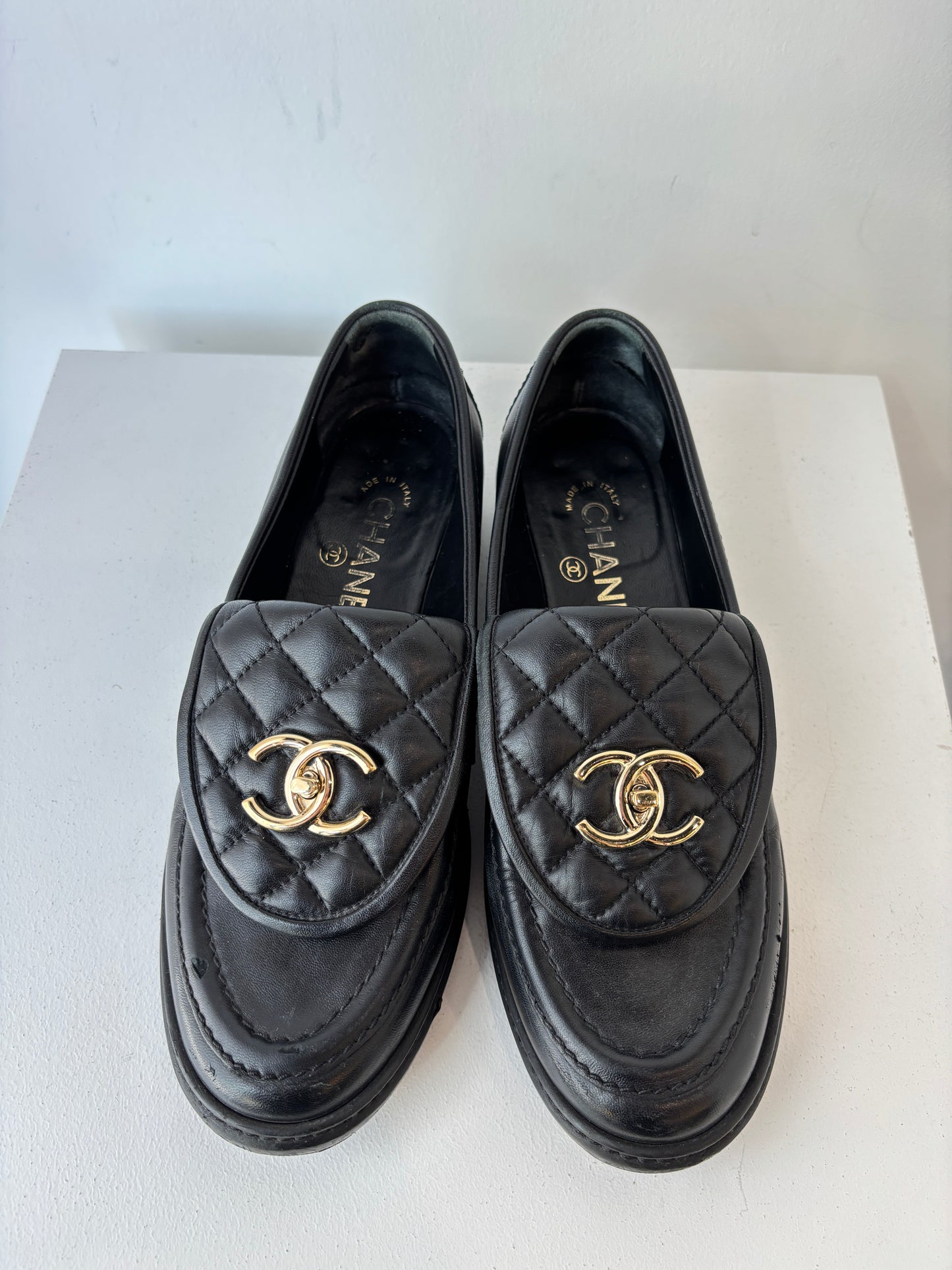 Chanel 'CC Turnlock' loafers ~ size 37